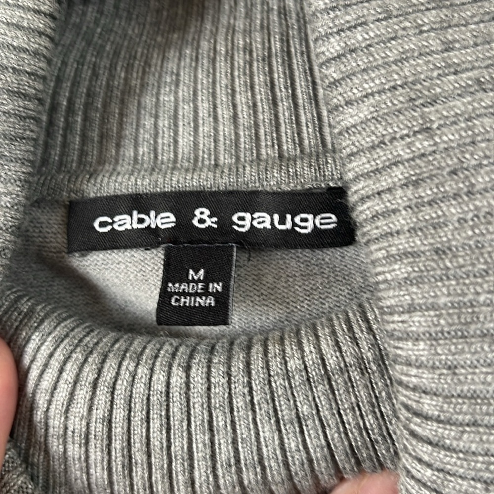 Cable & Guage Sleeveless Turtleneck M - Picture 3 of 4